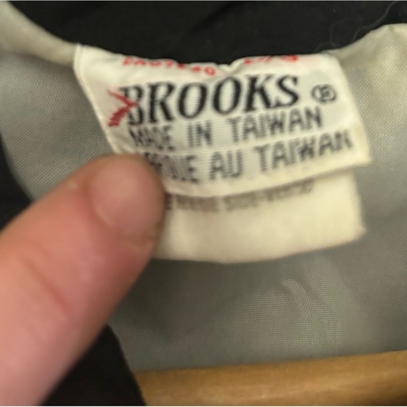 VINTAGE Brooks Running Pro Series Windbreaker Jacket Coat Black Neon - Picture 5 of 5